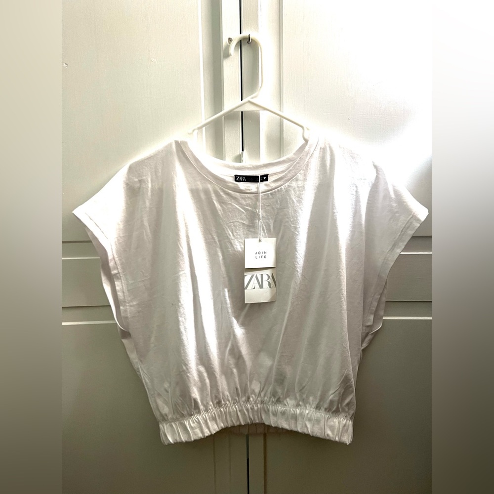 Zara shirt never been work with tags